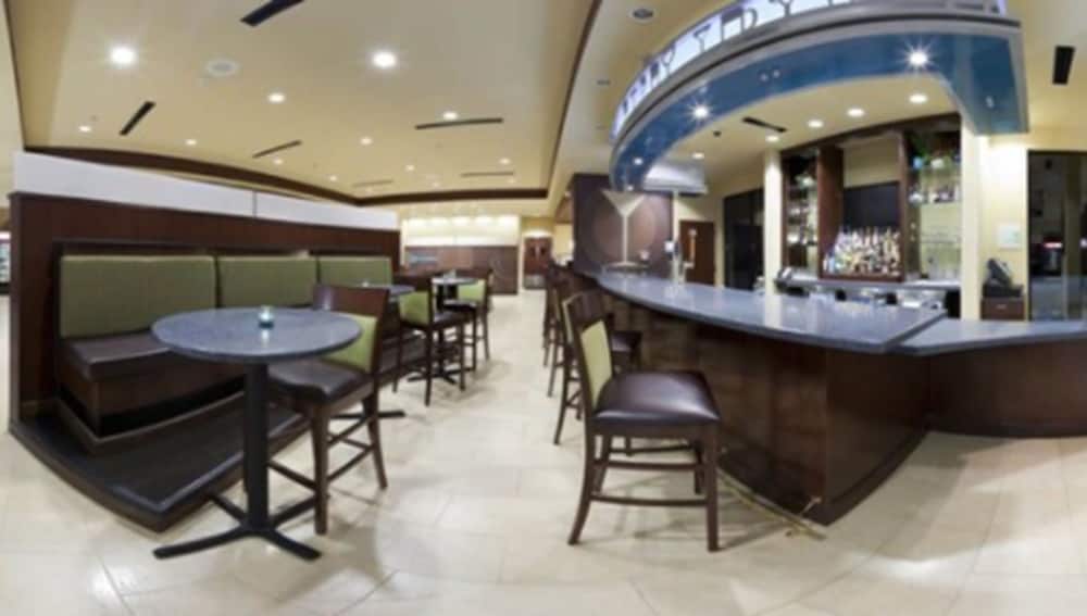 Holiday Inn St. Louis Fairview Heights 59/72