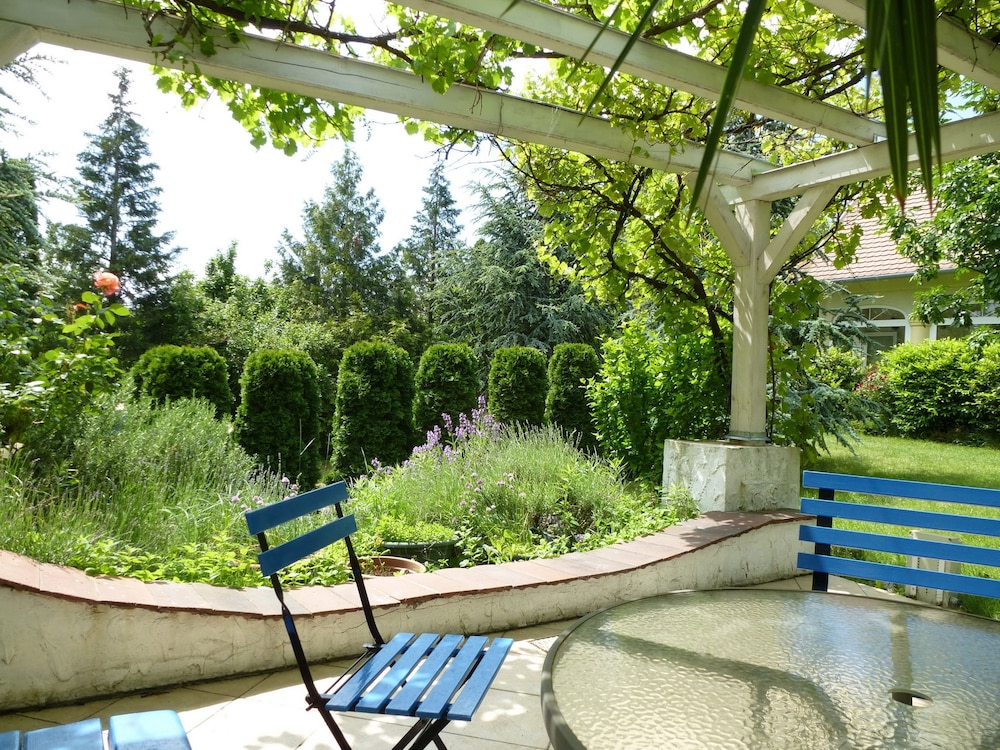 Albergo Giardino 34/50