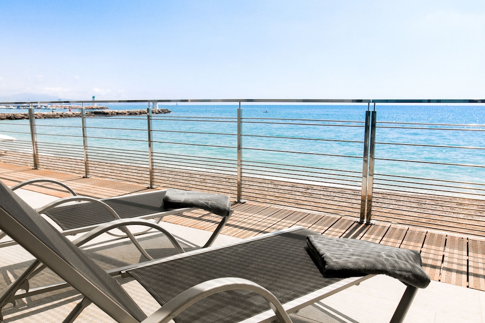 Villa Azur Hotel 28/34