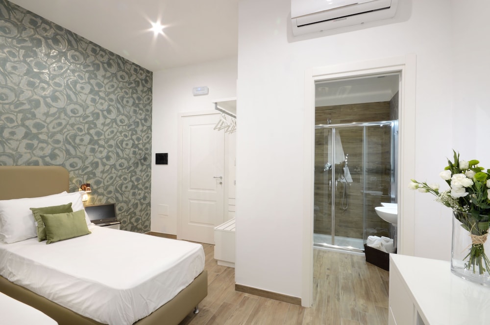 Napoliseason Rooms And Breakfast 9/49