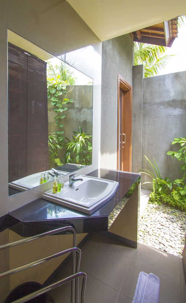 Ladera Villa Ubud 58/59