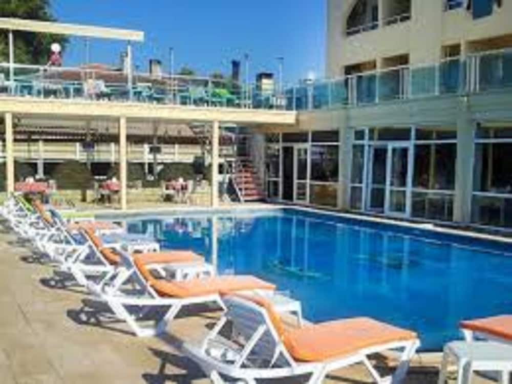 Ucem Hotel Golden Sea 1/19