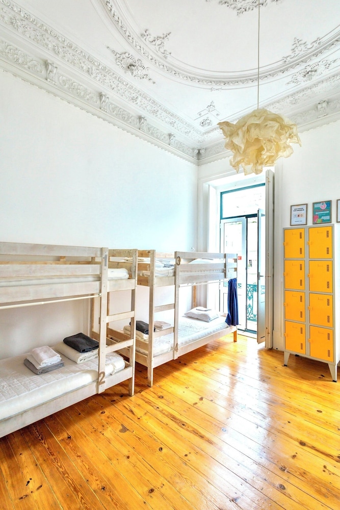 Ambiente Hostel 25/50