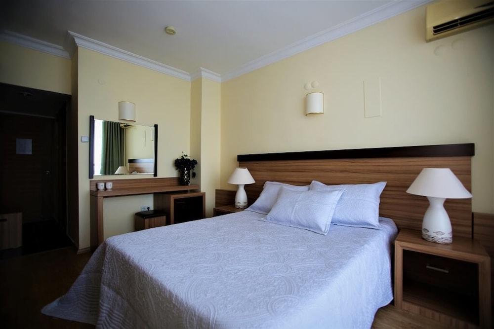 Lara Hotel 18/61