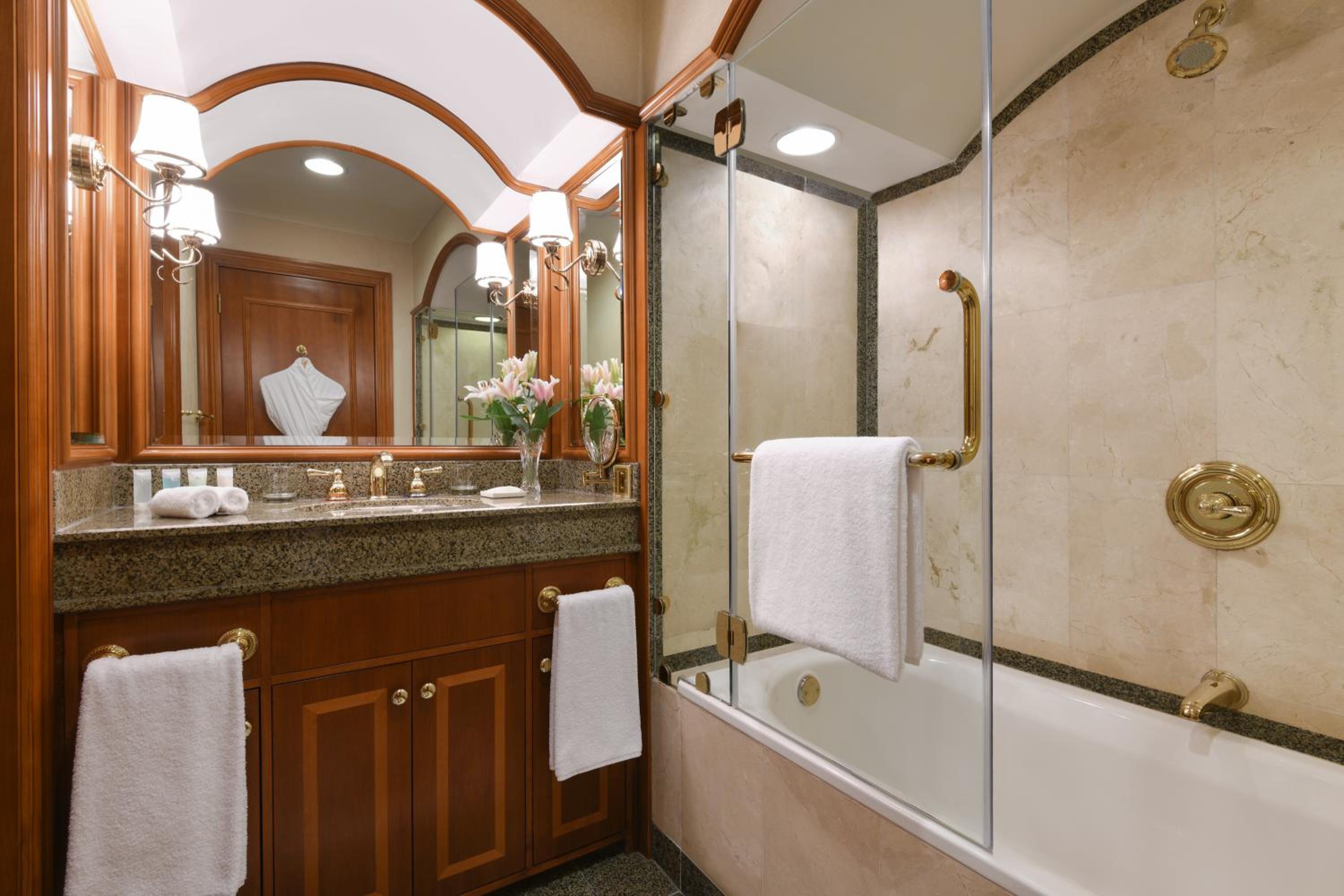 جناح جونيور، Al Aziziyah Boutique Hotel 5/6