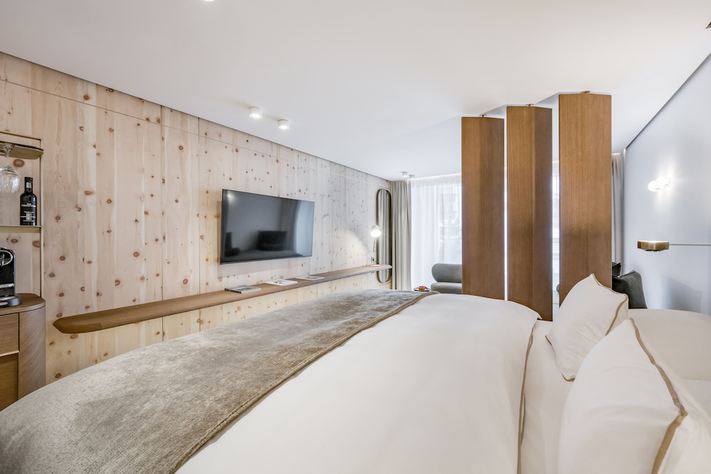 Slope, Deluxe, King Bed, Mountain View