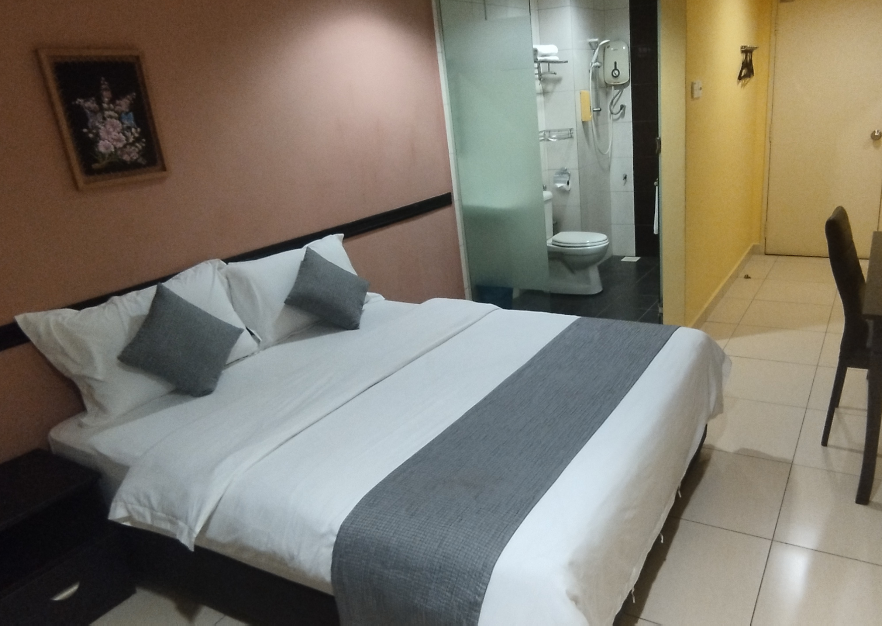 Twin Hotel 16/50