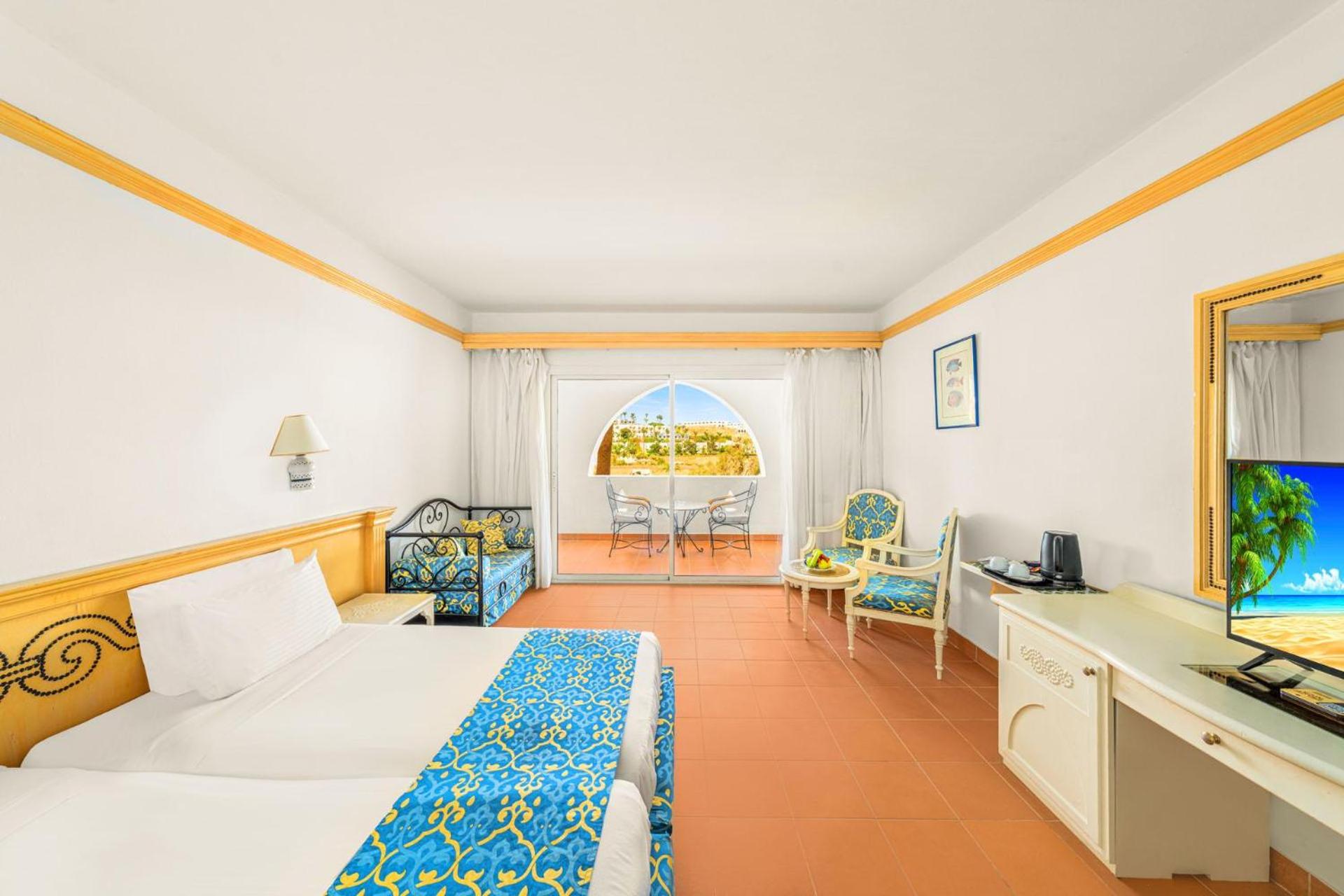 Room, Double or Twin Bed, Lake and Sea View