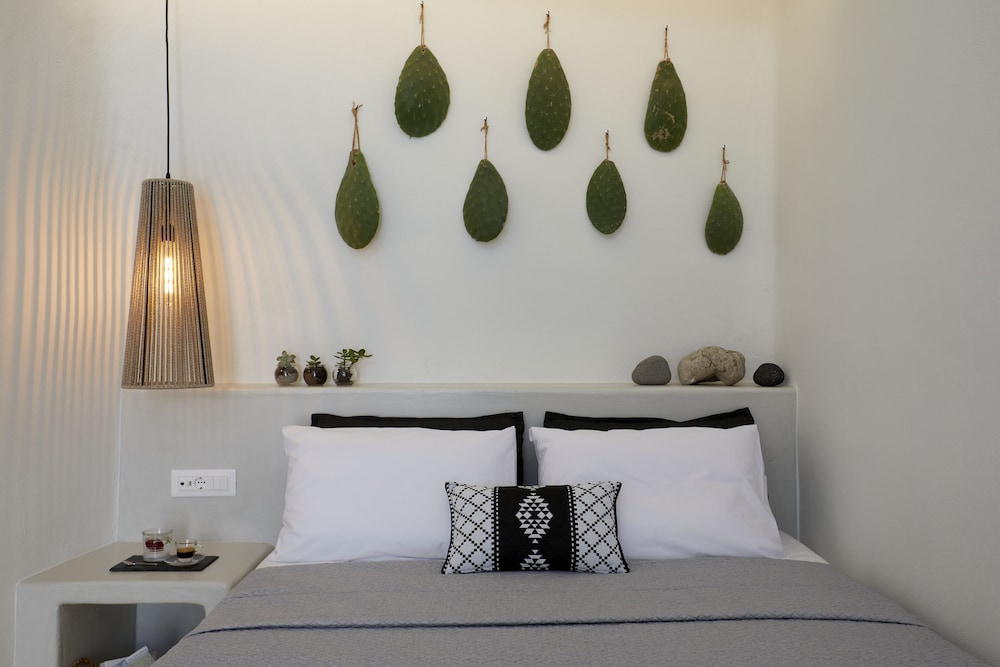Floria Suites 12/46
