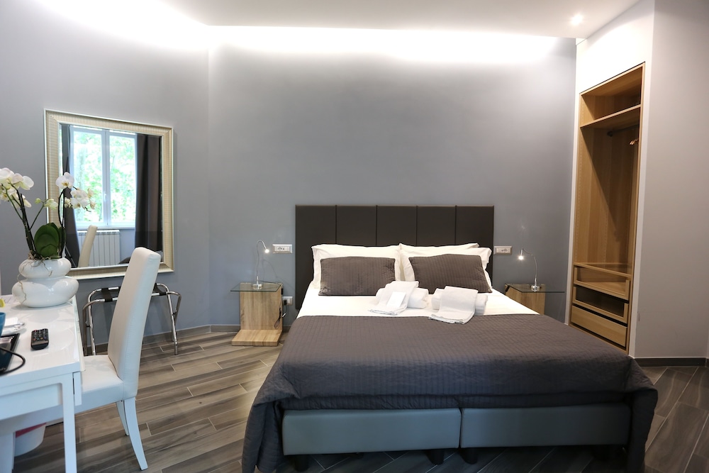 B&B Home 77 13/63