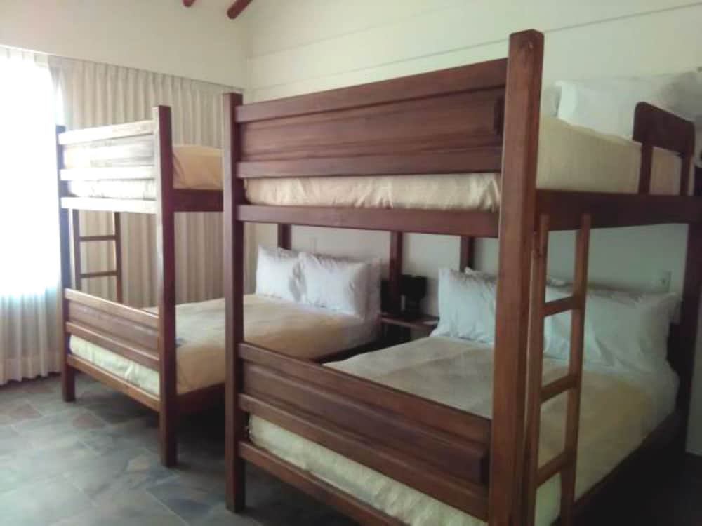 Hotel Capitan Ricaurte 48/66