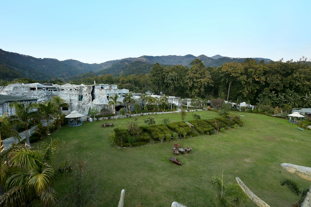 HOTEL BRYS CAVES 27/29