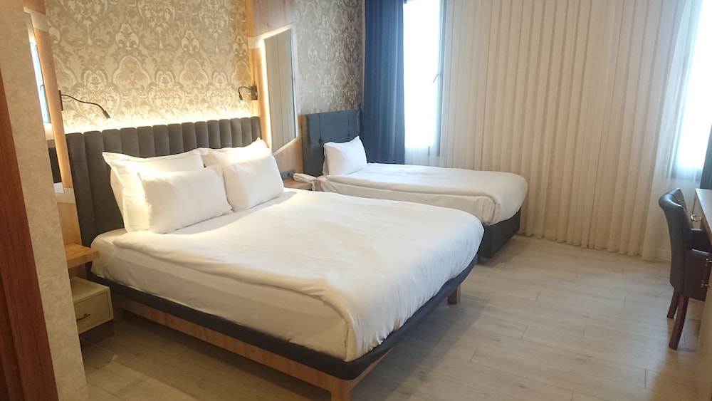 Isnova Hotel 9/32