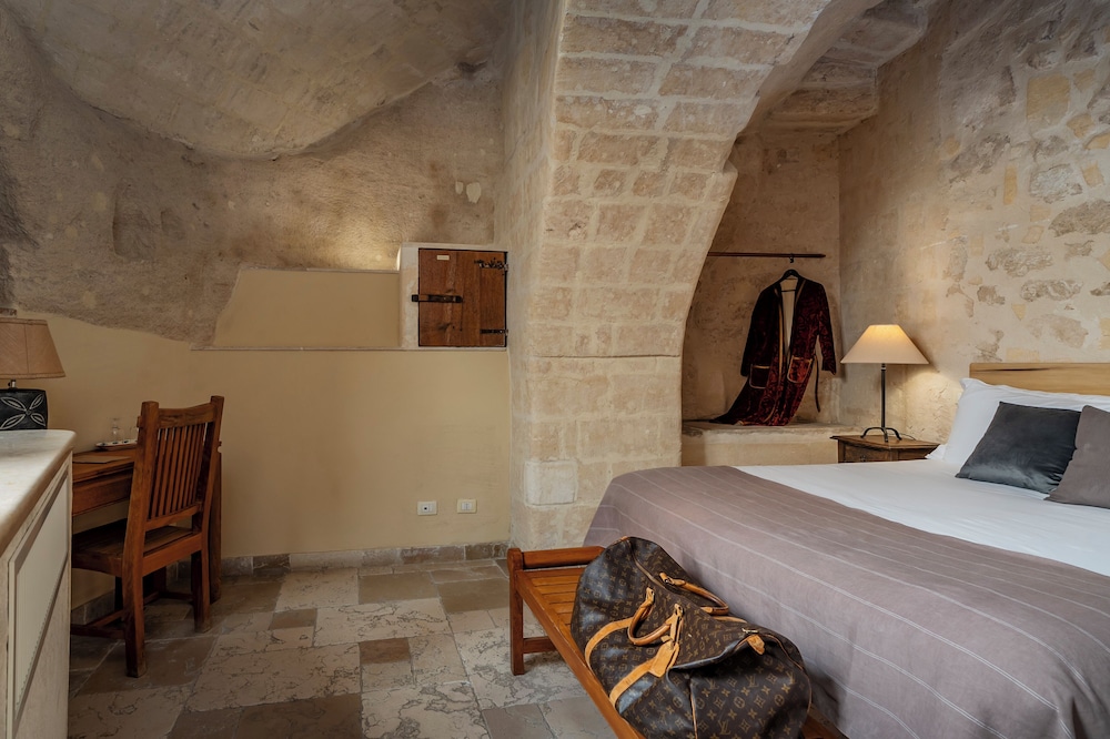 TRADITIONAL, DOUBLE BED