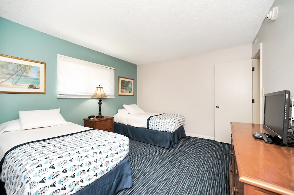 Oceanique Resort by Capital Vacations 10/48
