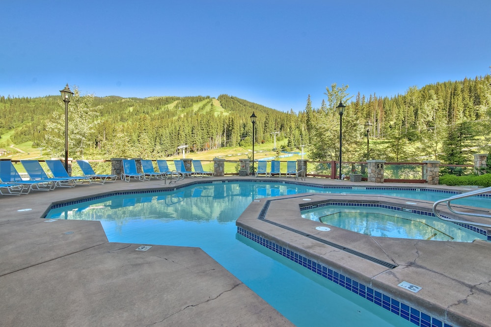 Sun Peaks Grand Hotel Conference Centre 7/58