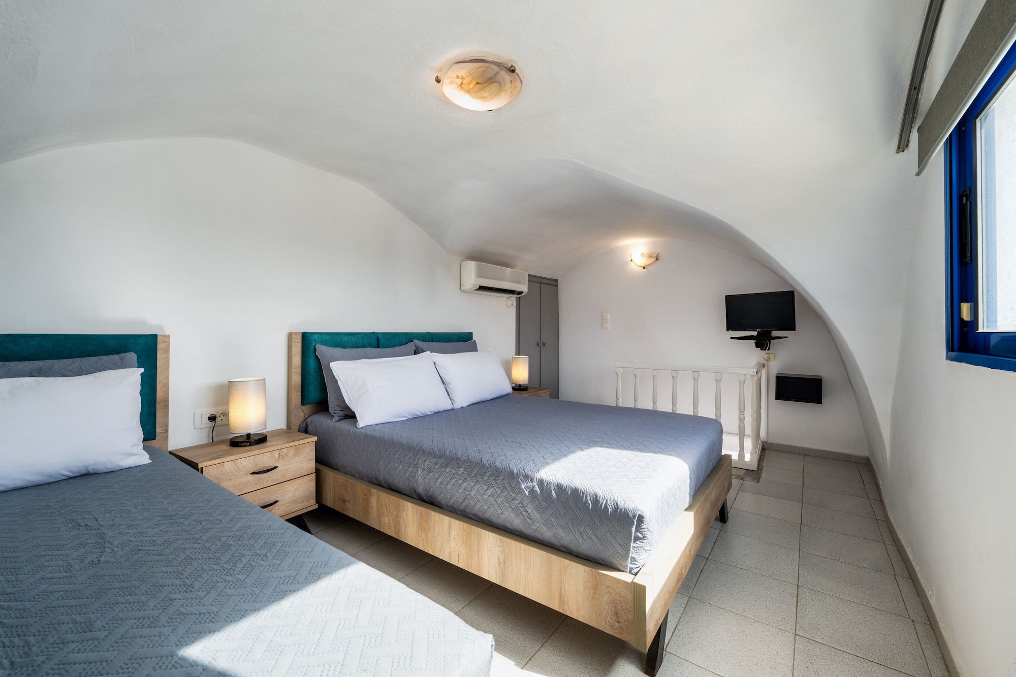 CONDO, MAISONETTE