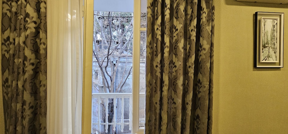 Hotel Iveria 18/50