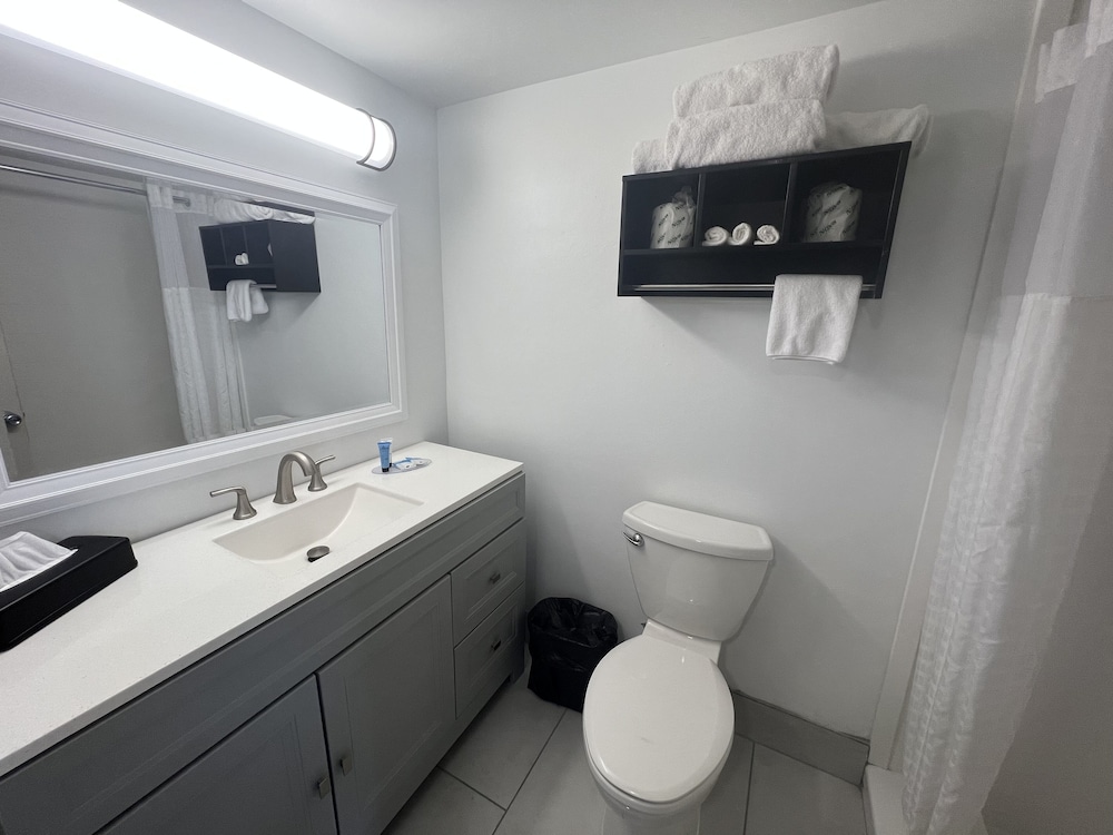 Garden City Inn 44/45