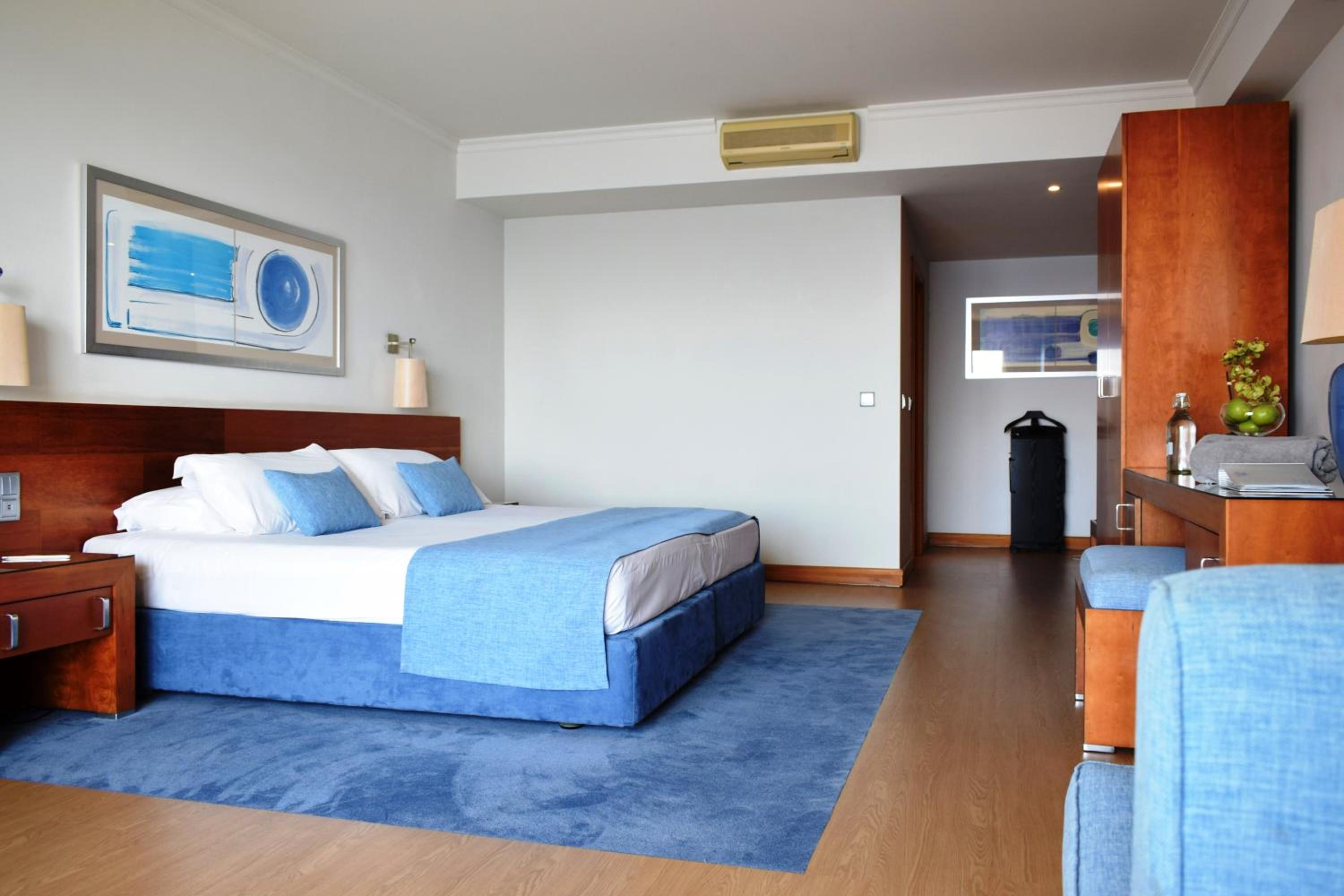 Premium, Sea View