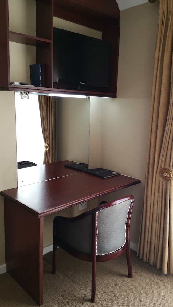 Bayswater Lodge 82/100