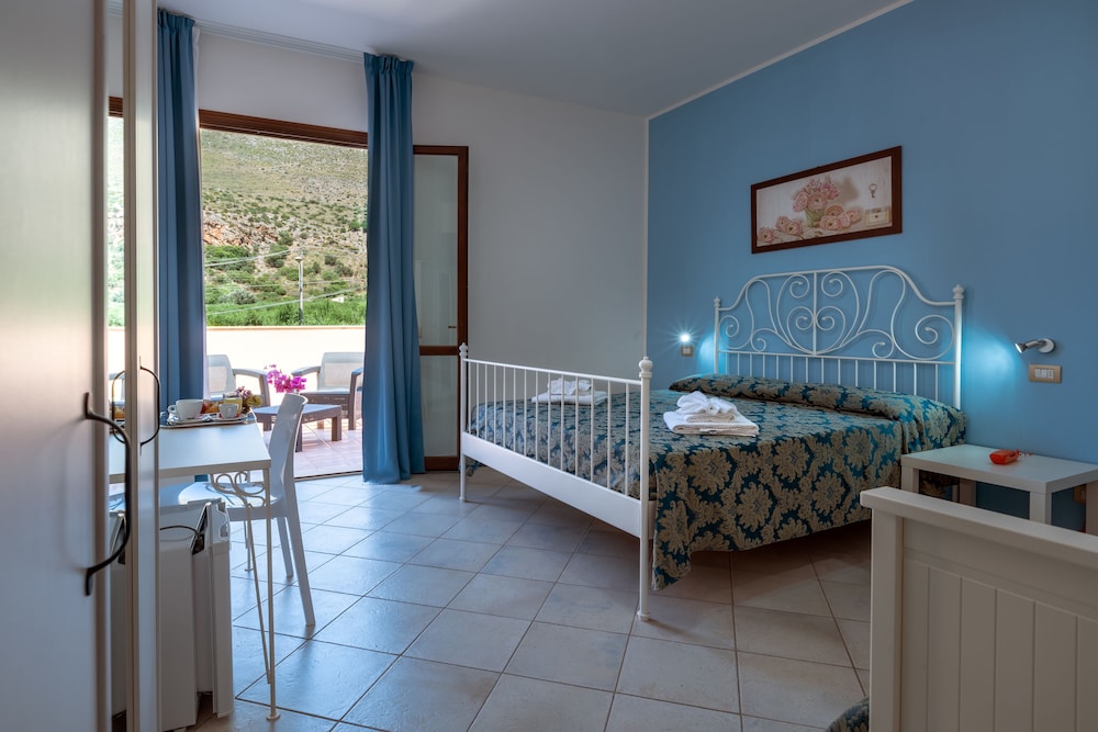 Hotel Achibea 25/50