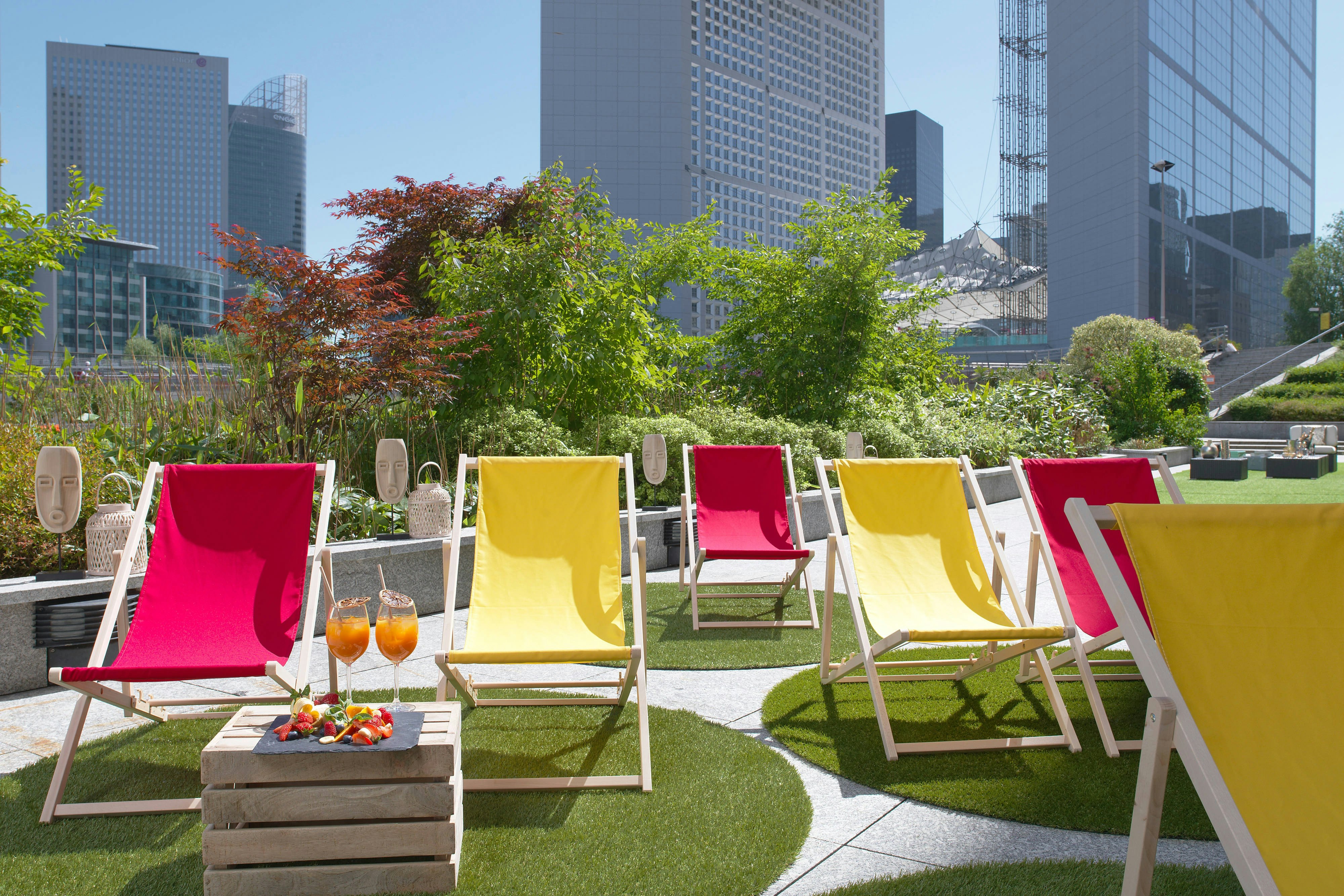 RENAISSANCE PARIS LA DEFENSE HOTEL 32/34
