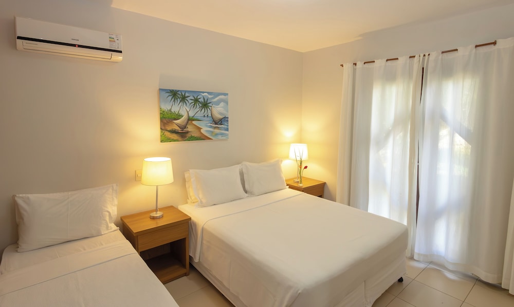 2 Bedrooms, Family Suite, 2 Double and Twin Beds, Garden View