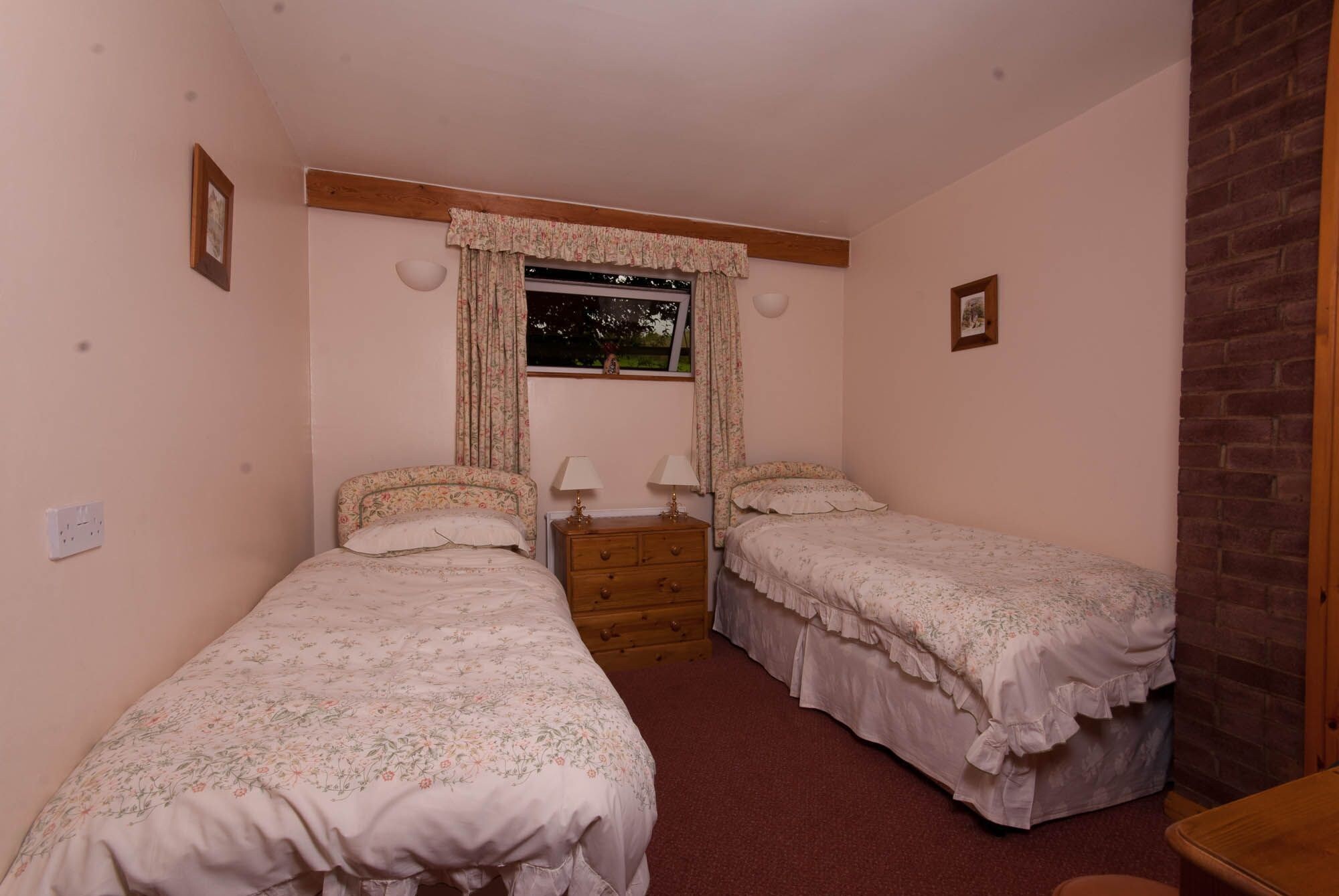 2 BEDROOMS, COTTAGE