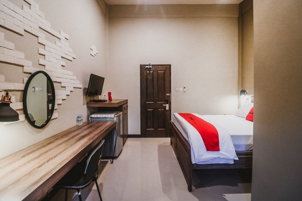 Reddoorz Plus Near Mall Slipi Jaya 14/50
