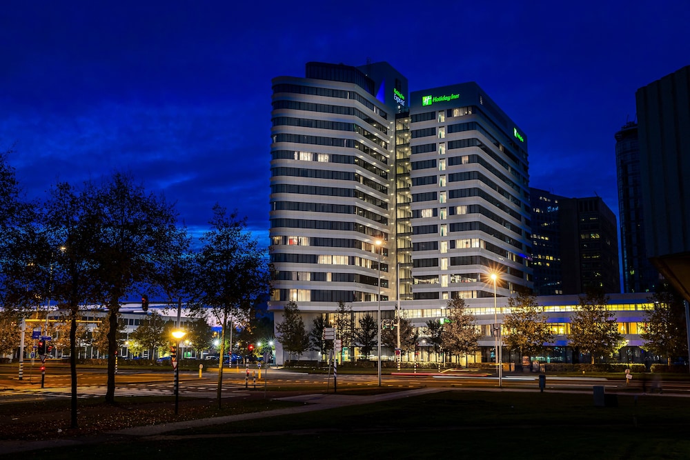 HOLIDAY INN EXPRESS ARENA TOWERS in AMSTERDAM