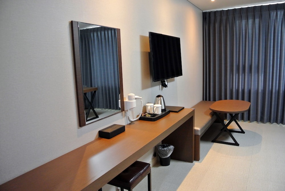 Jeju Noblesse Tourist Hotel 27/31