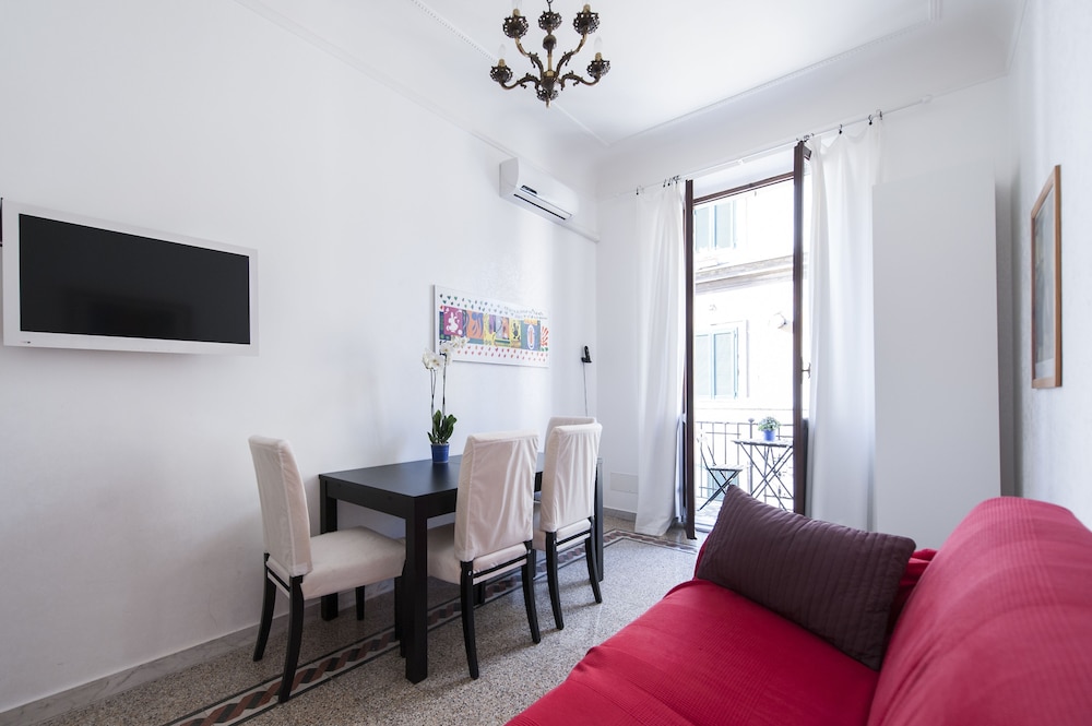 Flatinrome Deluxe Rooms 47/50