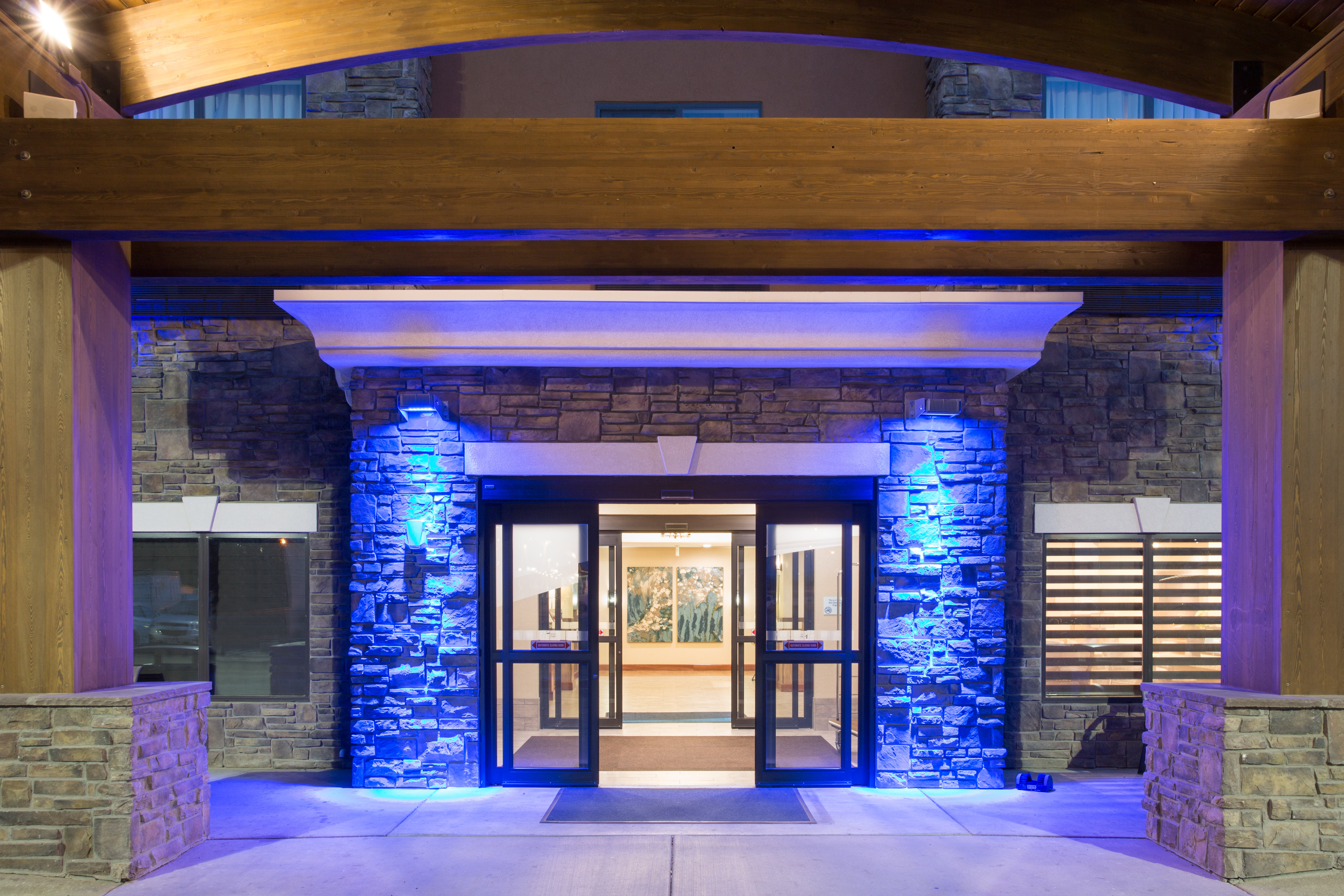 Holiday Inn Express Hotel And Suites Glendive 34/60