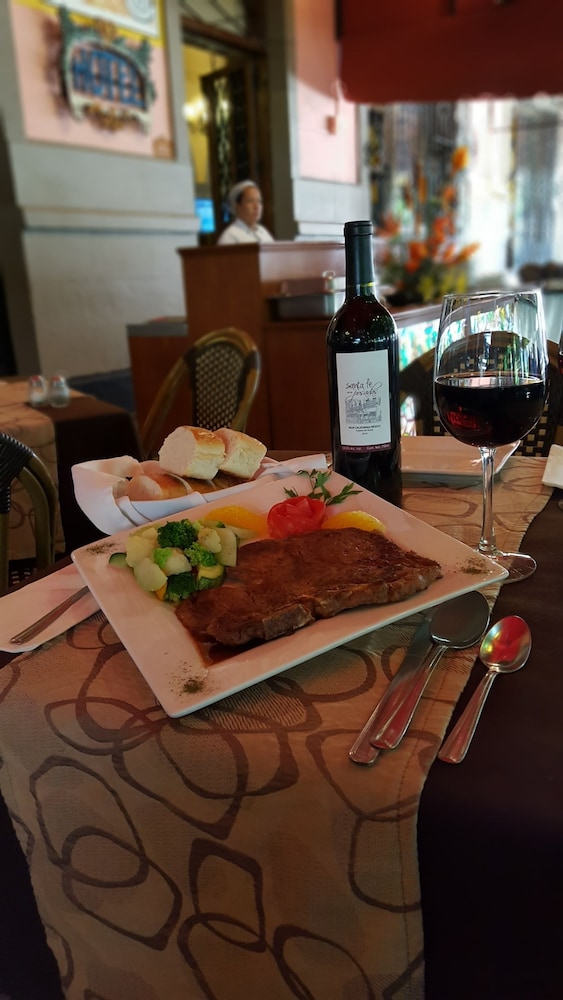 HOTEL POSADA SANTA FE 35/50