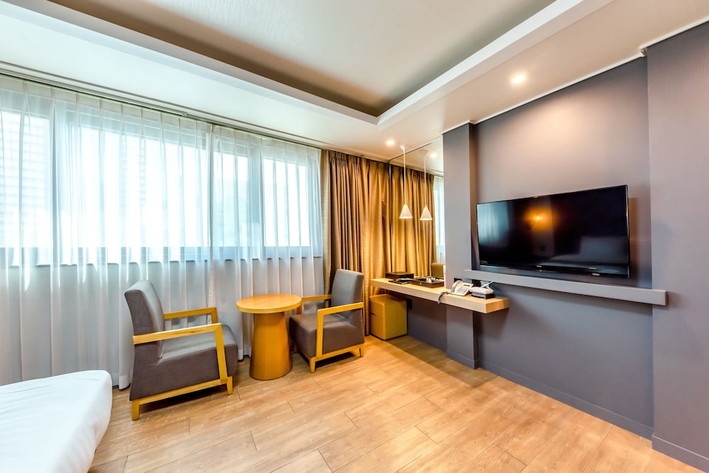 Hs Tourist Hotel 35/56
