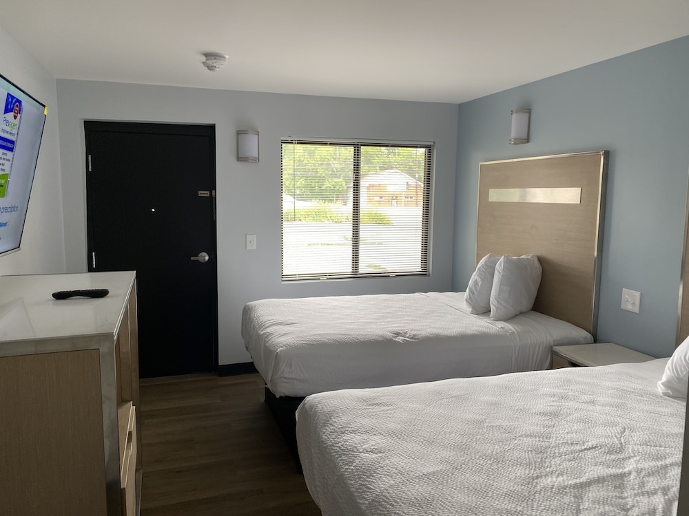 Holly Hill Motel 2/8