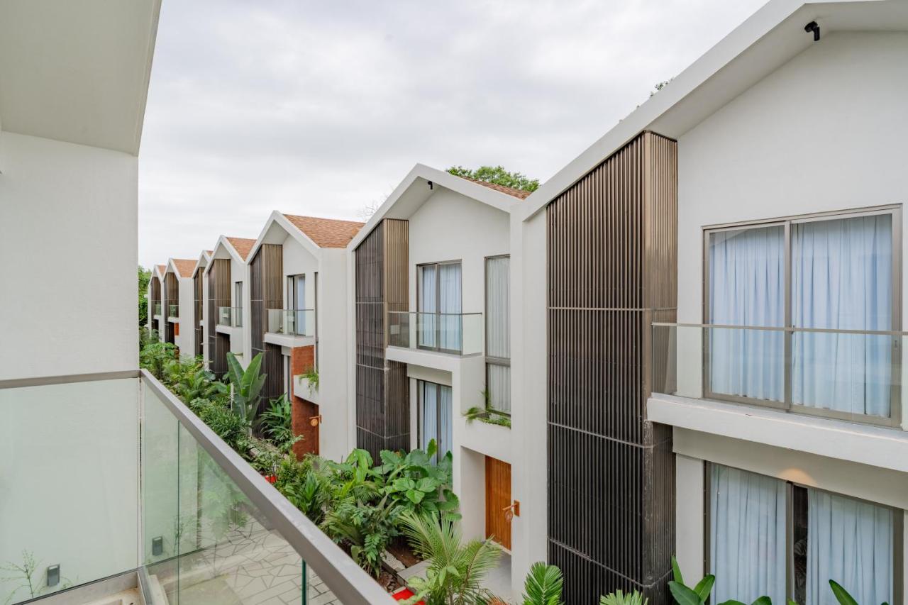 ELIVAAS 3BHK with Pvt Pool Mirai Taurus 6/79