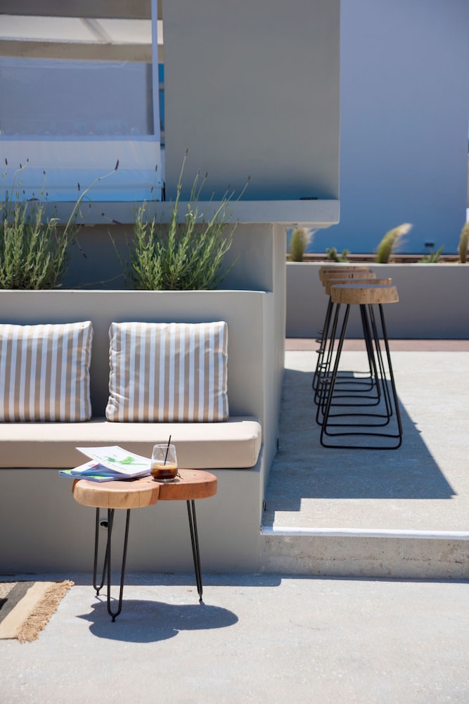 Paros Comfy Suites 37/50