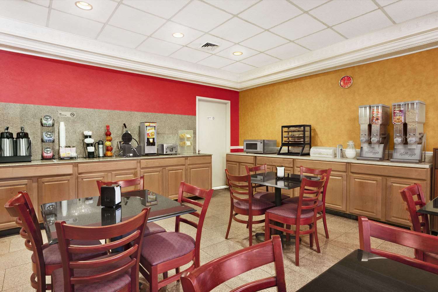 Ramada by Wyndham East Orange 20/24