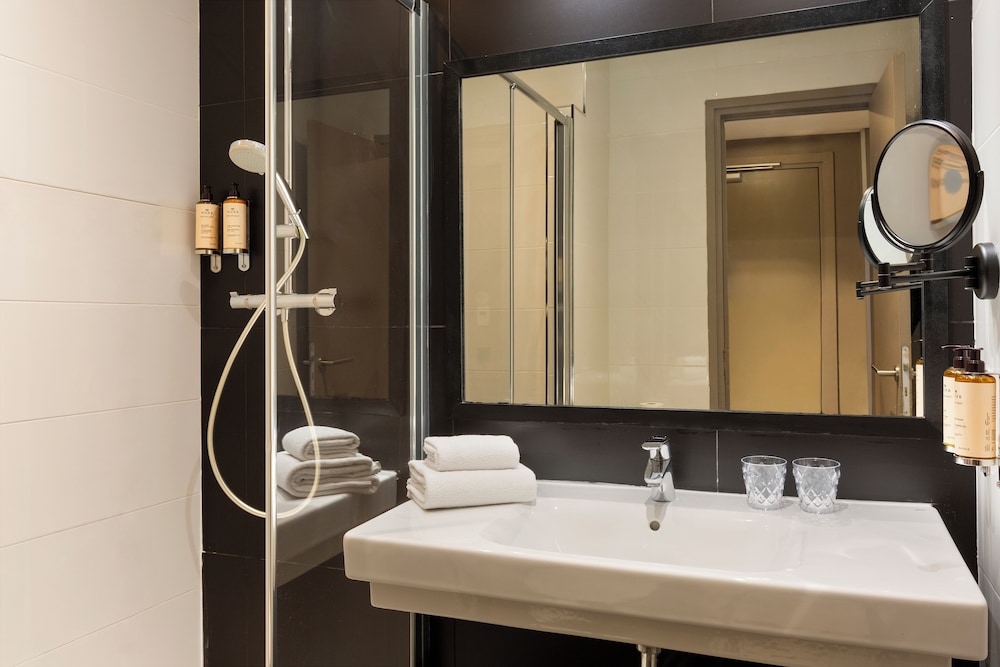 MERCURE PARIS ALESIA 66/66