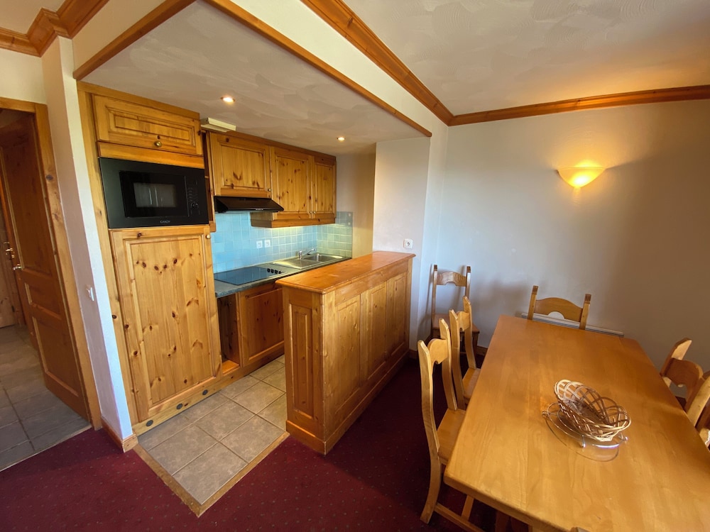 شقة بسريرين منفصلين وسرير بطابقين بغرفتي نوم مع سرير سحّاب إضافي، LAGRANGE Prestige Aspen - La Plagne 10/10