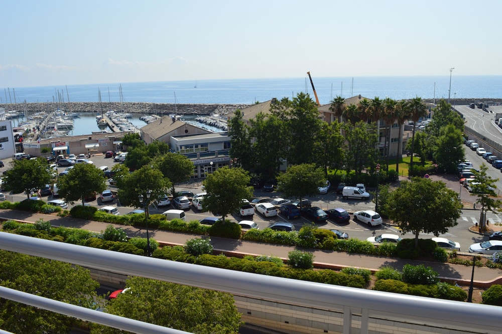 Hotel Port Toga 37/62
