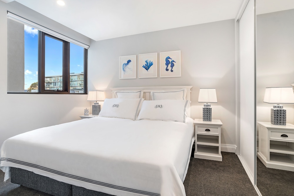 The Hamptons Apartments Corporate Keys 8/57