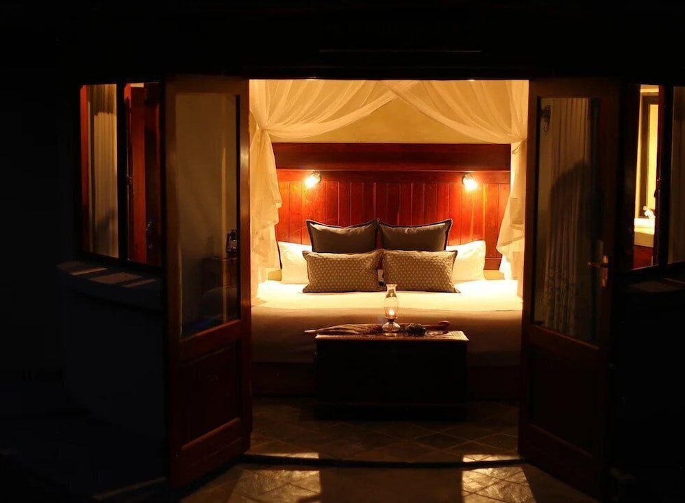 Ivory Wilderness River Rock Lodge 5/24
