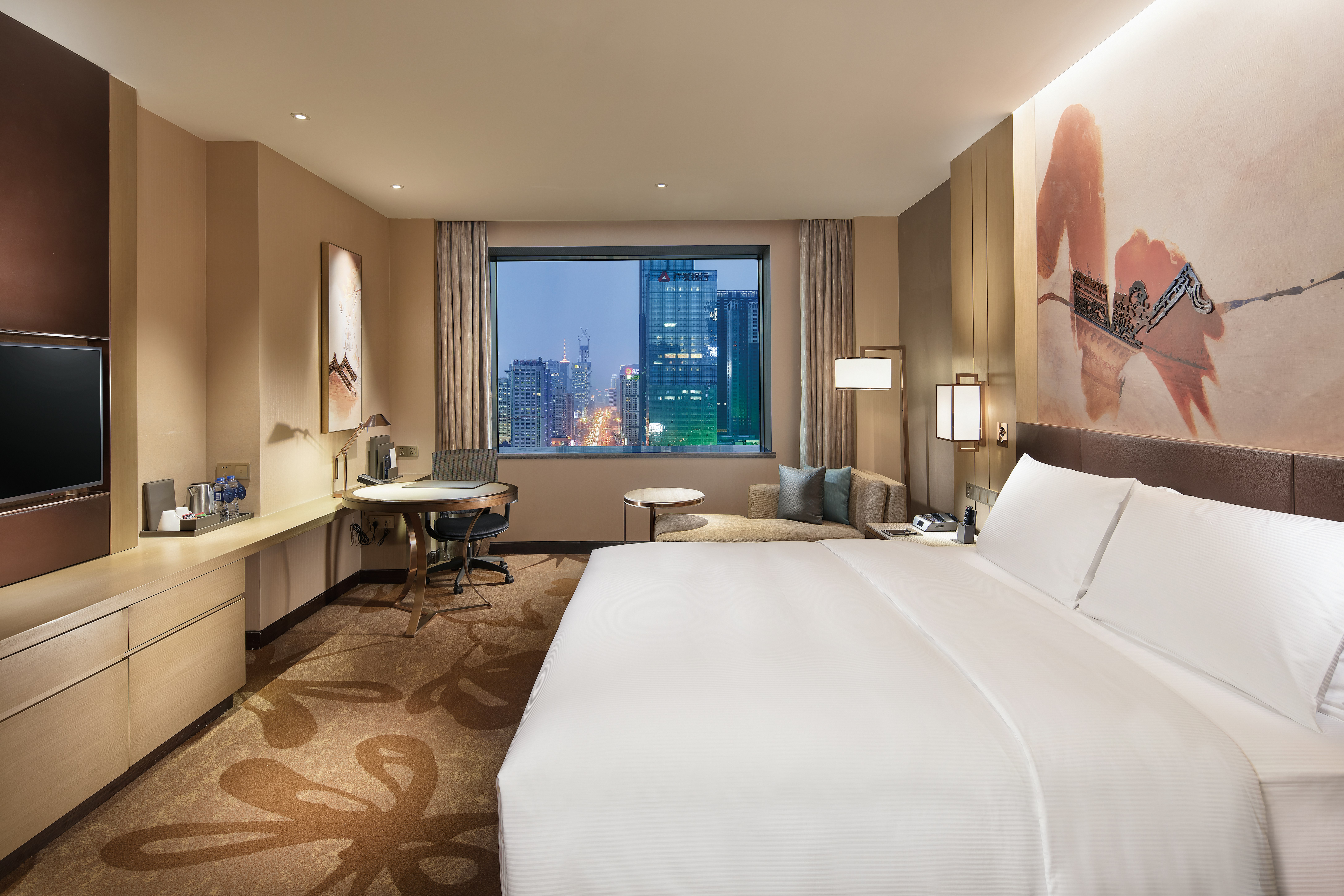 GUEST ROOM, KING BED