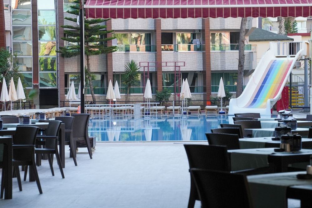 CLUB TESS HOTEL 41/47