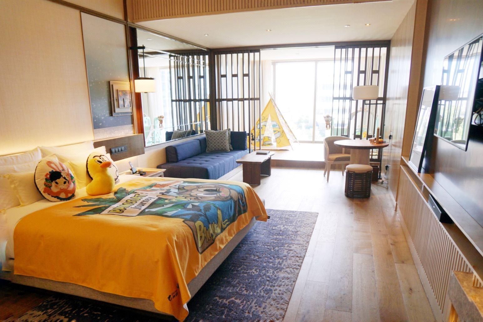 Theme, Executive, King Bed, Queen Bed