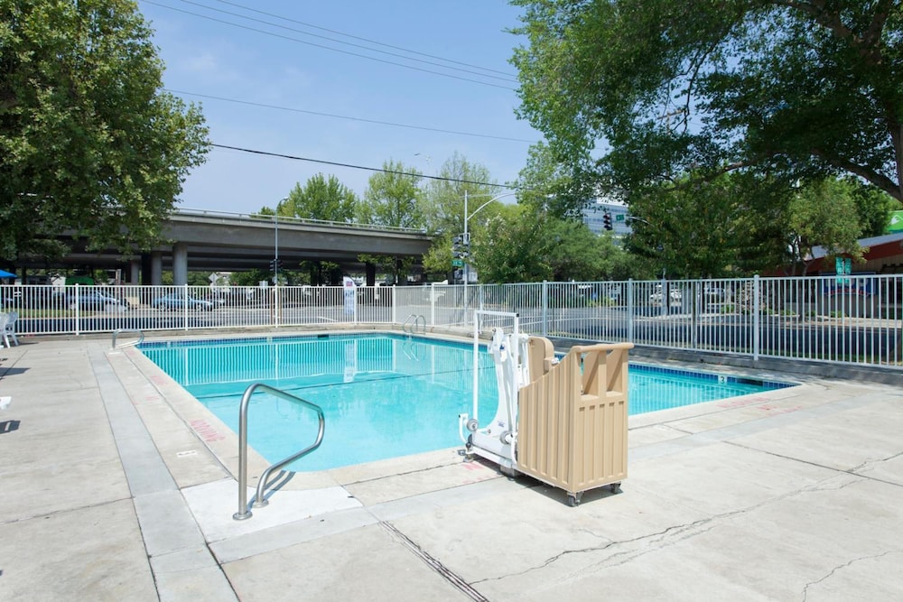 Motel6 Sacramento, CA - Downtown 37/60