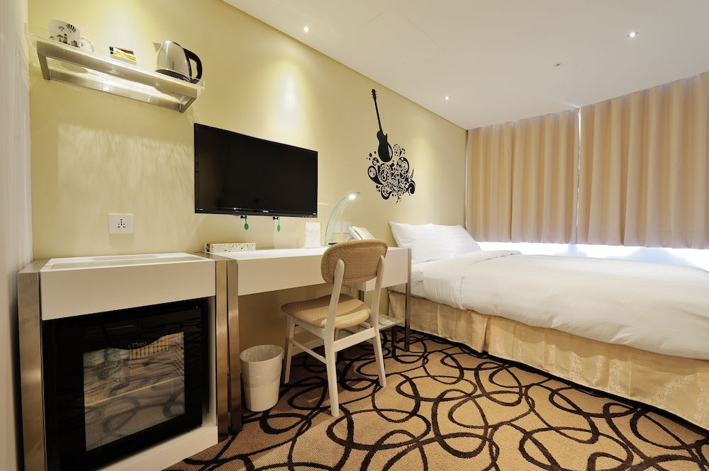 GREEN WORLD HOTEL ZHONGHUA 33/80